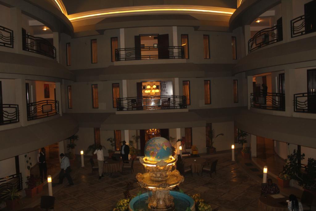 Hotel Лубумбаши Екстериор снимка